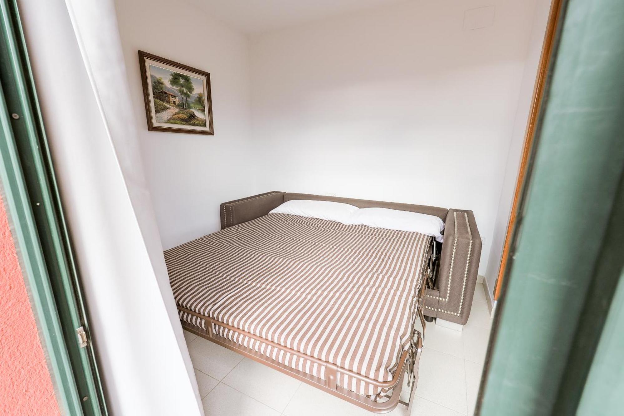 Apartamentos Royal โยเรตเดมาร์ ภายนอก รูปภาพ