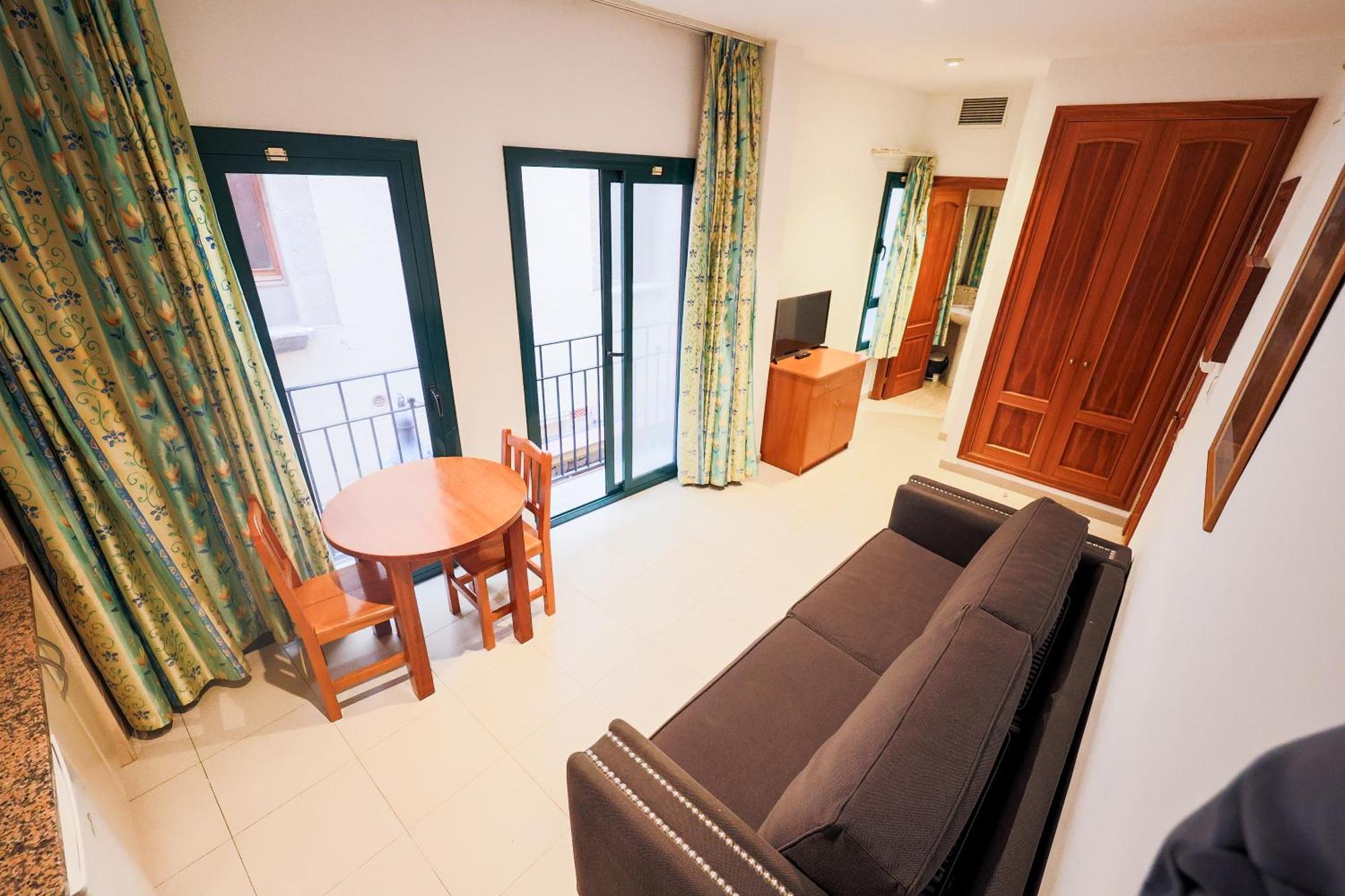 Apartamentos Royal โยเรตเดมาร์ ภายนอก รูปภาพ