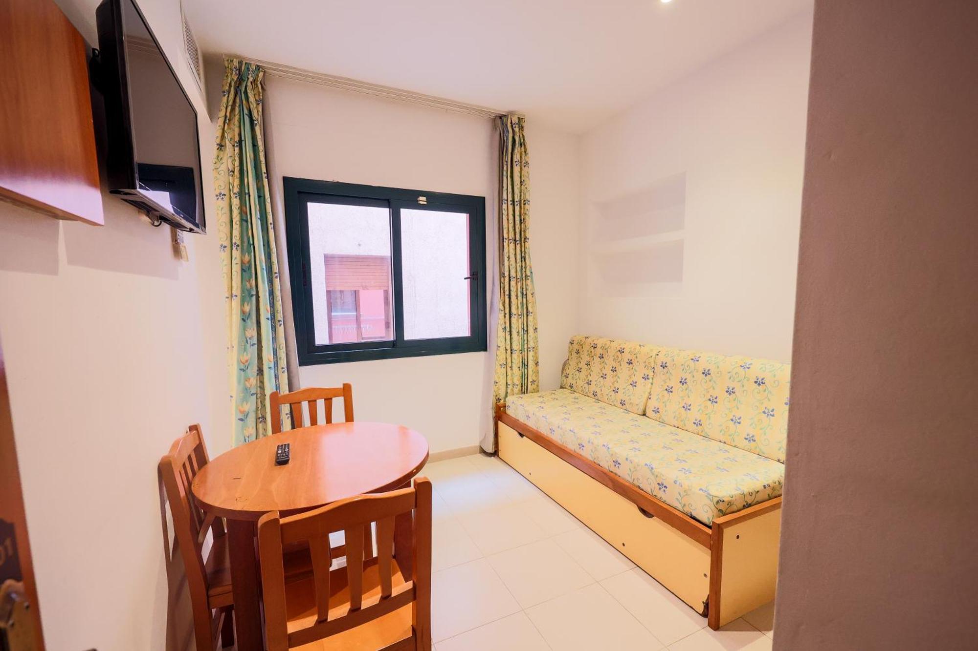 Apartamentos Royal โยเรตเดมาร์ ภายนอก รูปภาพ