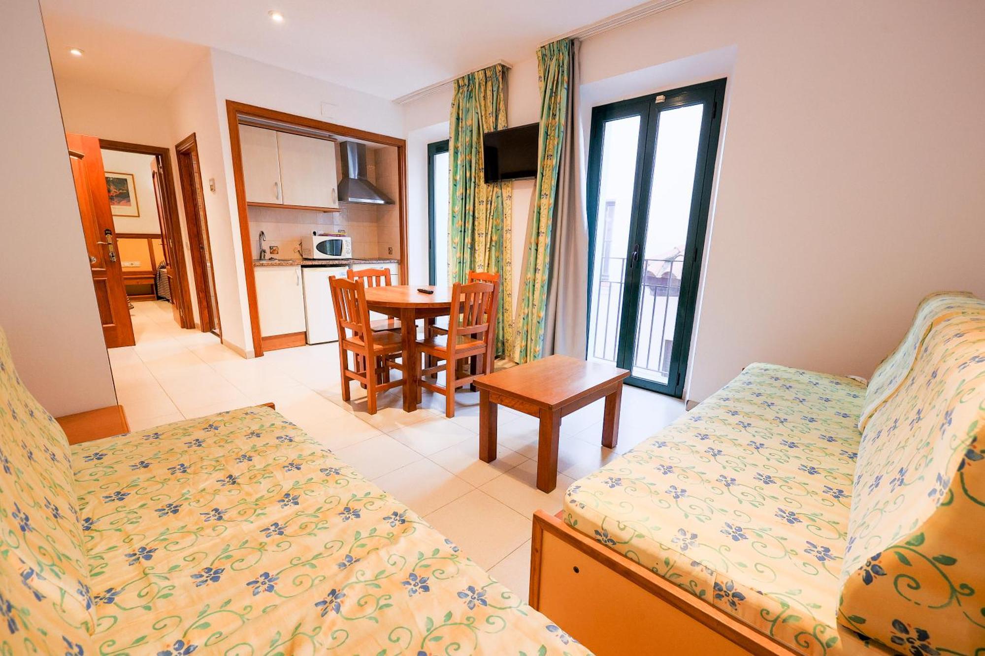 Apartamentos Royal โยเรตเดมาร์ ภายนอก รูปภาพ