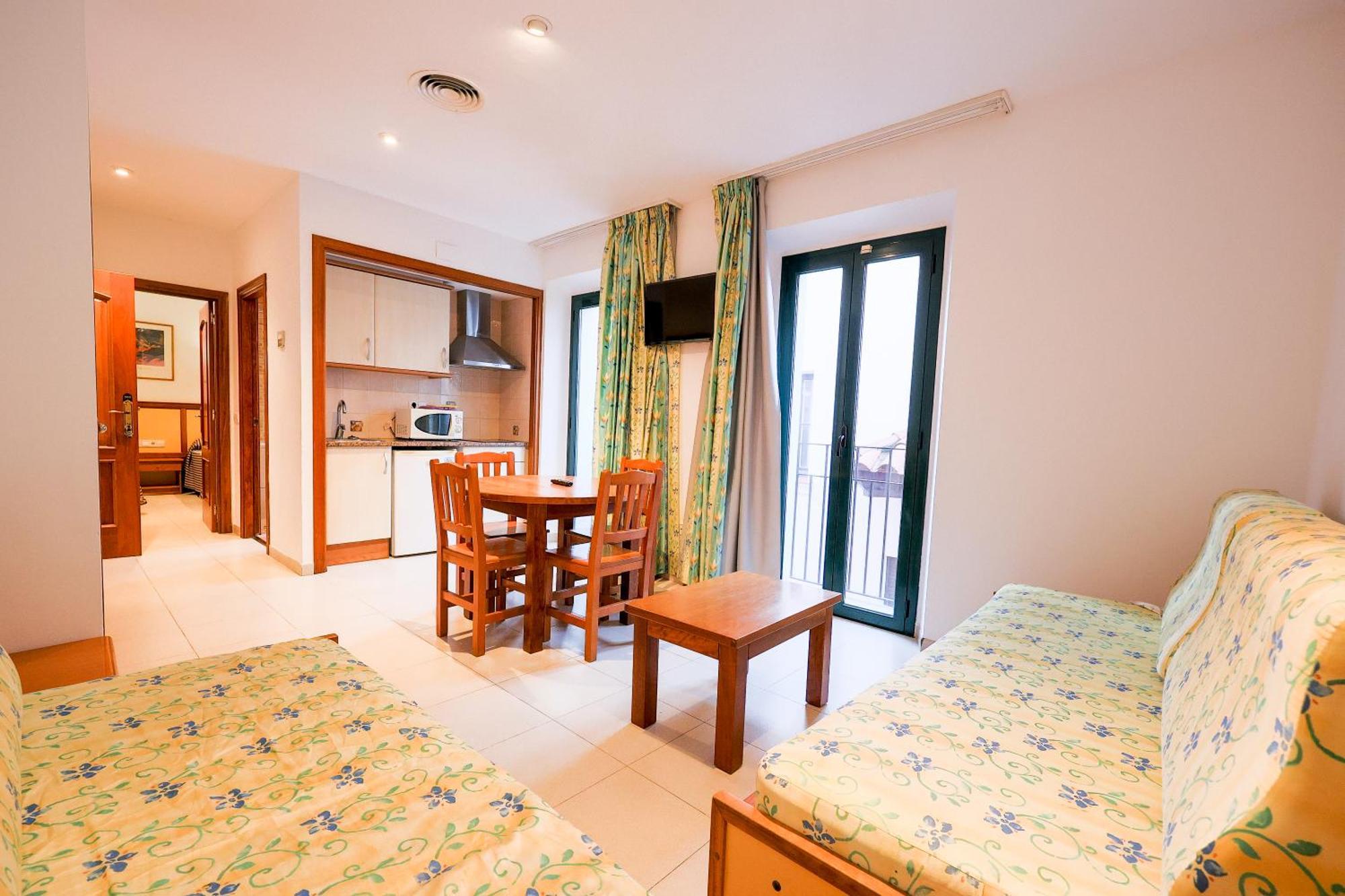 Apartamentos Royal โยเรตเดมาร์ ภายนอก รูปภาพ