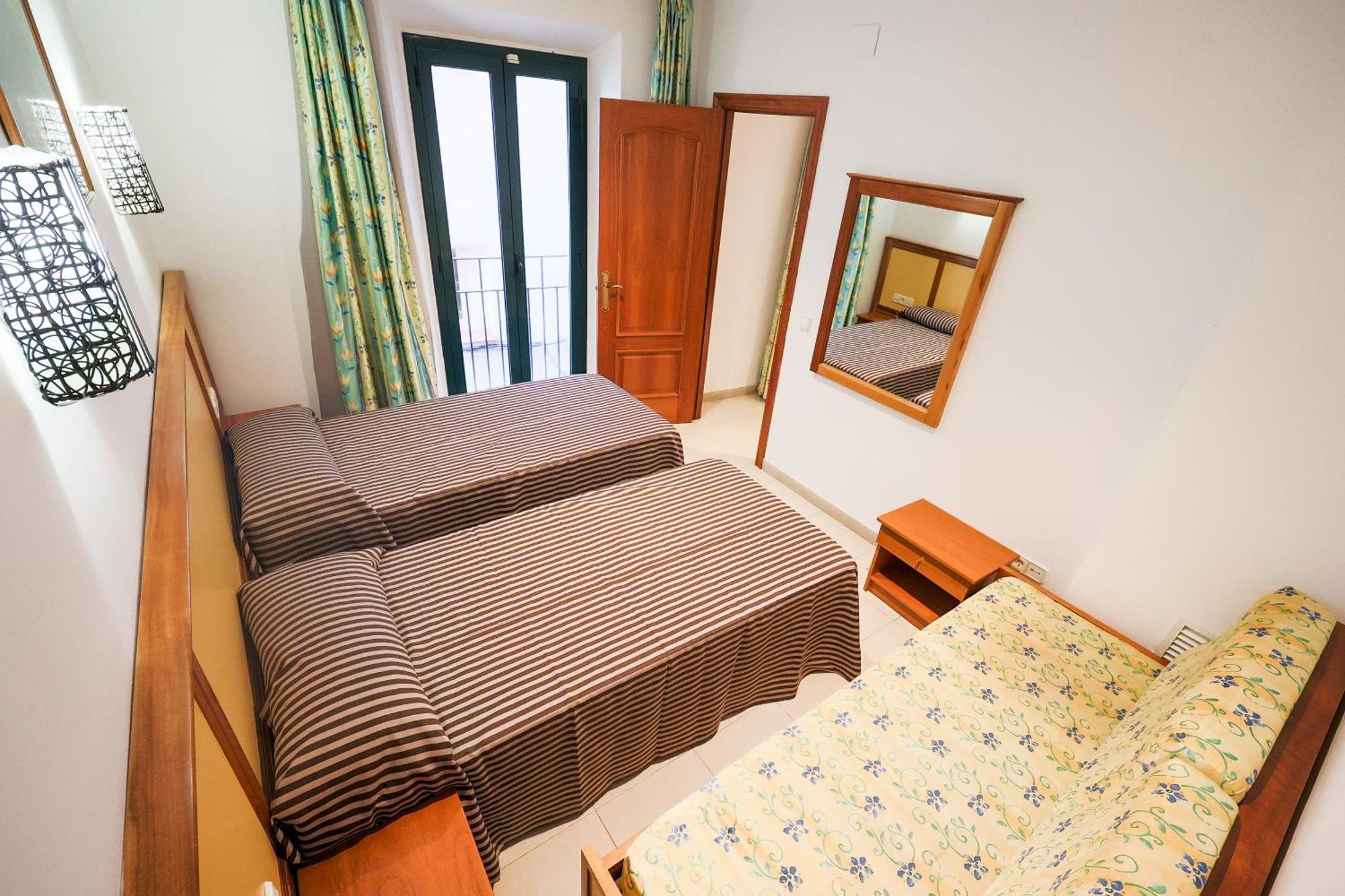 Apartamentos Royal โยเรตเดมาร์ ภายนอก รูปภาพ
