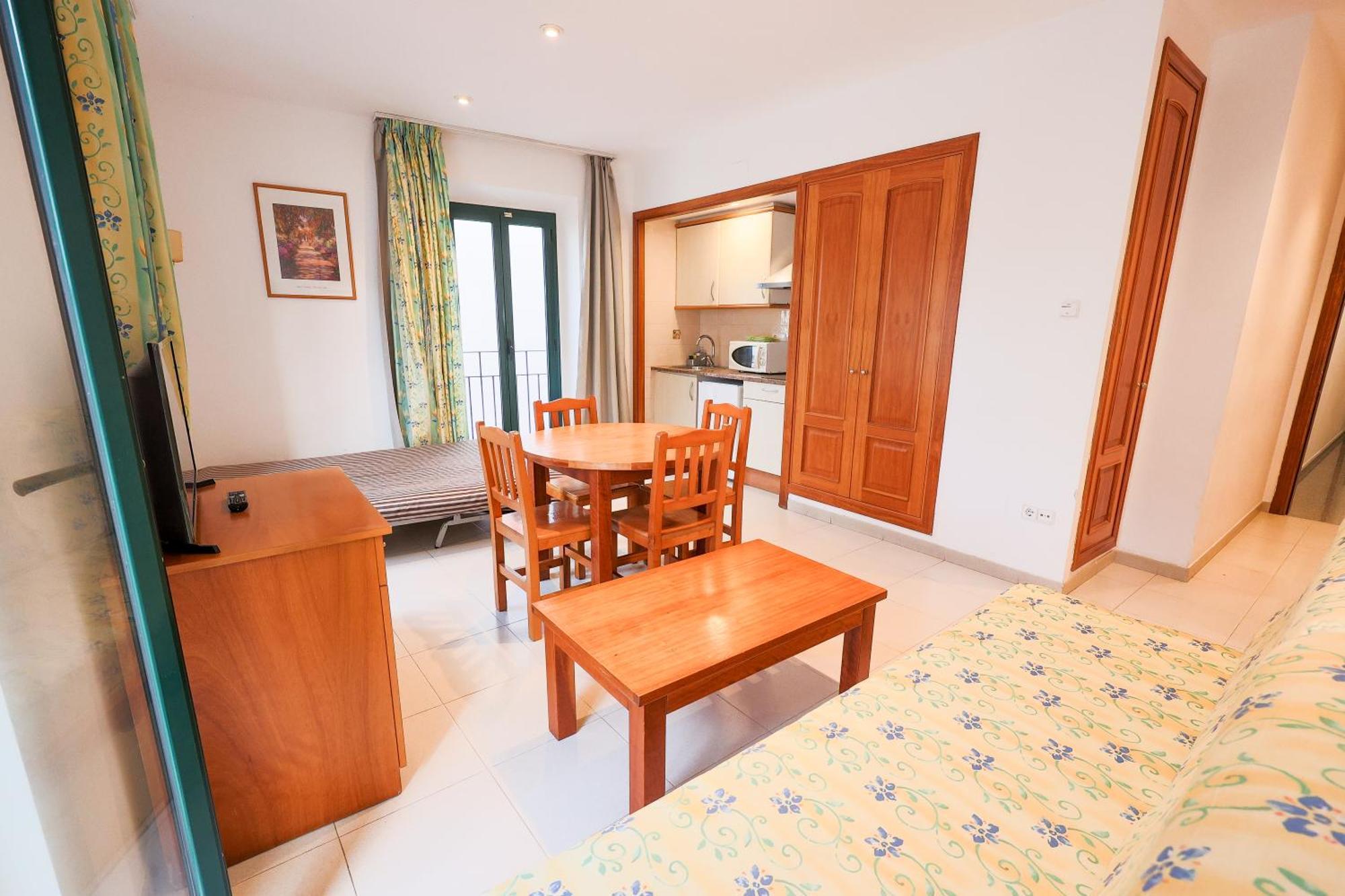 Apartamentos Royal โยเรตเดมาร์ ภายนอก รูปภาพ