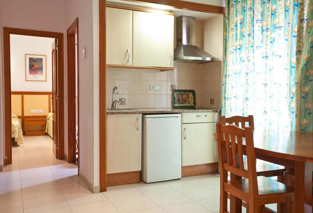 Apartamentos Royal โยเรตเดมาร์ ภายนอก รูปภาพ